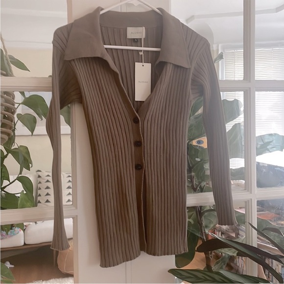 NWT Alohas Nutmeg Ribbed Knit Cardigan in Small - Picture 4 of 8